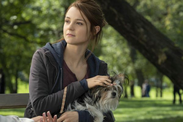 Bild 1 von 8: CJ (Kathryn Prescott)