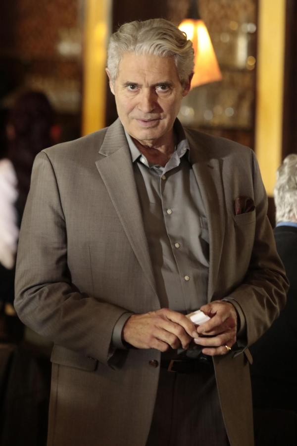 Bild 1 von 9: Ex-Häftling Constantine (Michael Nouri) wurde wegen guter Führung entlassen. Sein Aufenthalt in Freiheit wird allerdings nur von sehr kurzer Dauer sein ...