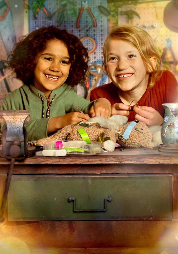 Bild 1 von 10: Im Bild: Adam el Bachiri (Saïd), Evy Hanse (Anna).