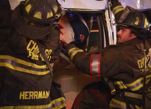 Bild 1 von 1: Chicago Fire  Professionelle Höflichkeit - Professional Courtesy  Staffel 1, Episode 3