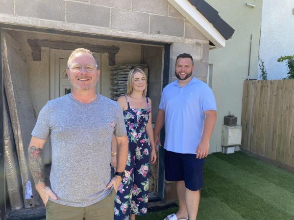 Bild 1 von 5: (v.l.n.r.) Mark Millar; Danielle; Aled