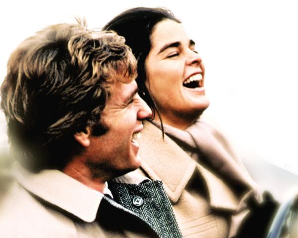 Bild 1 von 5: Oliver (Ryan O'Neal, l.); Jenny (Ali MacGraw, r.)