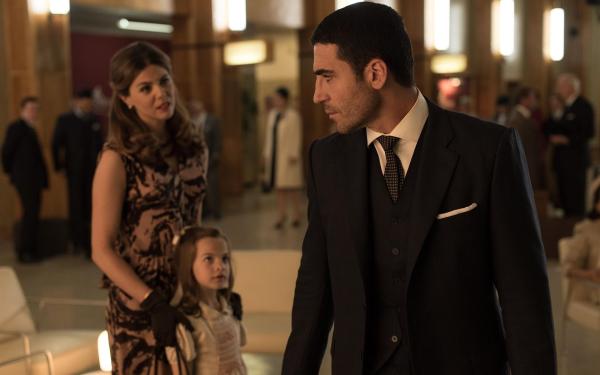 Bild 1 von 6: Cristina Otegui (Manuela Velasco, l.); Alberto Márquez (Miguel Ãngel Silvestre, r.)