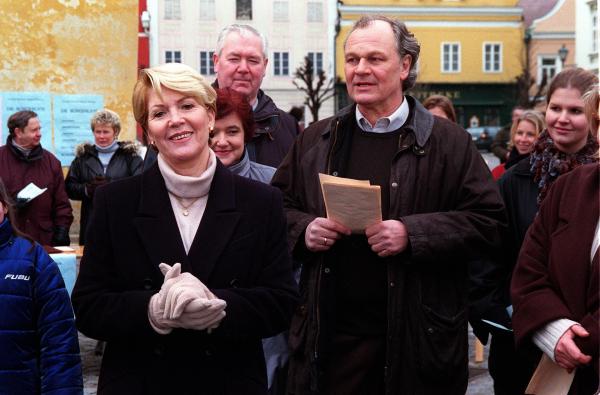 Bild 1 von 8: Im Bild: Heinz Strubreiter und Julia im Wahlkampf (v.li.: Christiane Hörbiger, Michael König).