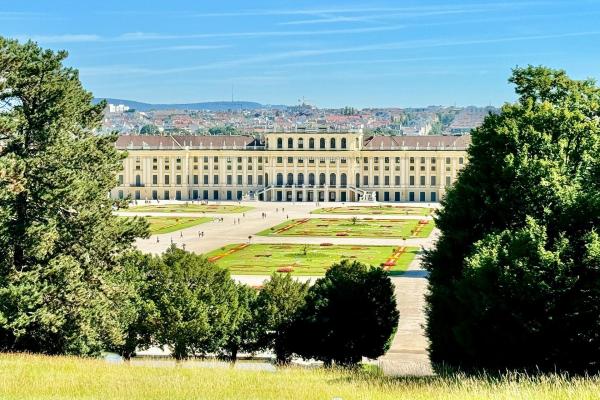 Bild 1 von 2: Königliche Gärten - Schloss Schönbrunn