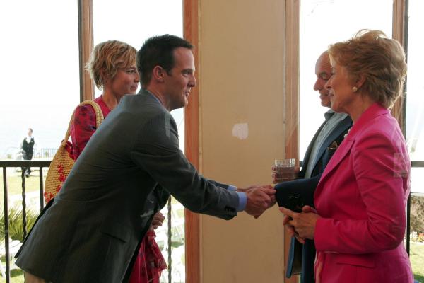 Bild 1 von 5: Im Bild (v.li.): Traylor Howard, Jason Gray-Stanford, Holland Taylor.