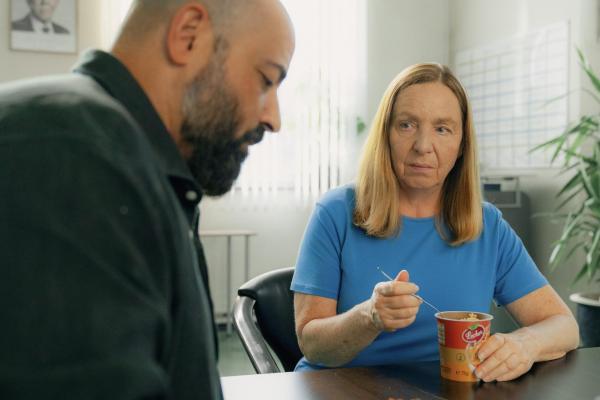 Bild 1 von 14: Im Bild: Anton Noori (Adam Reza), Susi Stach (Gerti).