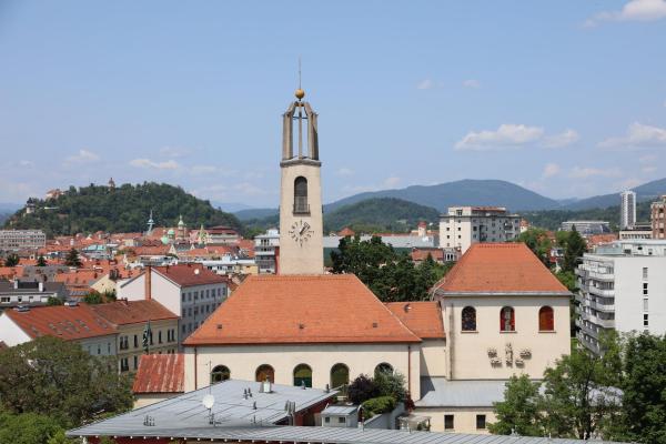 Bild 1 von 1: Im Bild: Münzgrabenkirche außen.