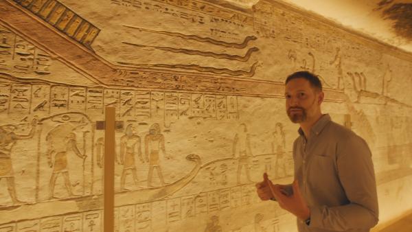 Bild 1 von 7: Inschriften und Bilder als Schutz für die Reise ins Jenseits. Das Grab von Ramses III. beeindruckt mit prachtvollen Dekorationen.