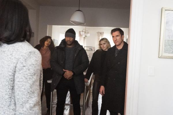Bild 1 von 7: (v.l.n.r.) Sheryll Barnes (Roxy Sternberg); Ray Cannon (Edwin Hodge); Nina Chase (Shantel VanSanten); Remy Scott (Dylan McDermott)