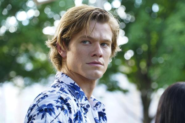 Bild 1 von 8: MacGyver (Lucas Till)