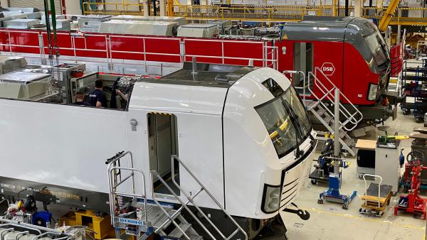 Bild 1 von 3: Die E-Loks sind besonders umweltverträglich, da sie weniger CO2 ausstoßen und fast komplett recyclebar sind.