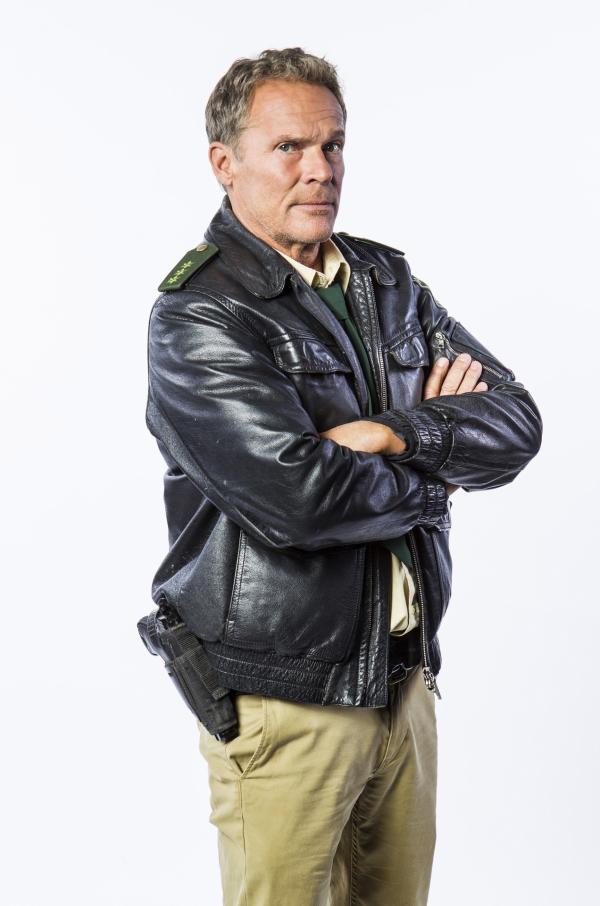 Bild 1 von 2: Christian Tramitz ist Polizeiobermeister Franz Hubert.