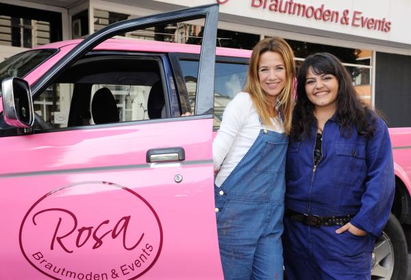 Bild 1 von 1: und Meral (Sara Fazilat) werden ein Team.