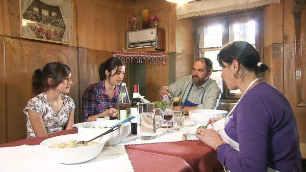 Bild 1 von 7: Im Bild: Familie Piccolruaz