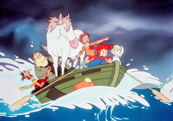 Bild 1 von 12: Im Bild: Pippi rudert das Rettungsboot, in dem sich Bloom, Karlsson, Annika, Tommy Kleiner Onkel und Herr Nilsson befinden, geschickt durch die donnernden Flutwellen.