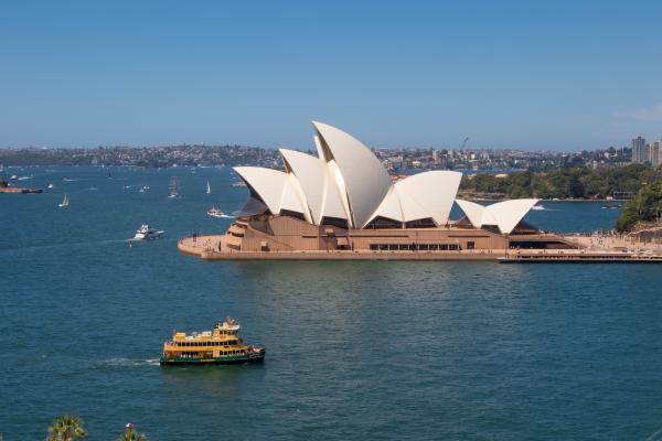 Bild 1 von 4: Wahrzeichen einer ganzen Nation: Mit seinem ikonischen Segeldach gilt das Sydney Opera House als architektonisches Meisterwerk.