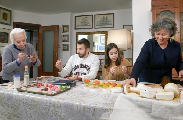 Bild 1 von 5: Die Zubereitung der Frutta Martorana ist eine Familientradition für Rina Aglieri Rinella.