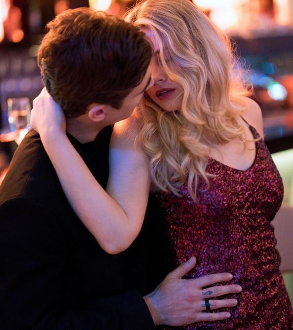 Bild 1 von 8: Hardin (Hero Fiennes Tiffin, l.); Tessa (Josephine Langford, r.)