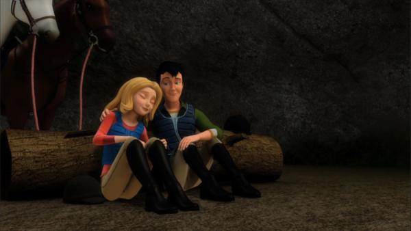 Bild 1 von 4: Wendy und Jerry haben wegen eines Gewitters in einer Höhle Unterschlupf gesucht. Da kommen sie sich ein bisschen näher.