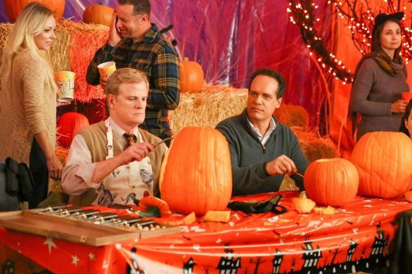 Bild 1 von 1: Im Bild (v.li.): Jerry Lambert (Direktor Ablin), Diedrich Bader (Greg Otto).