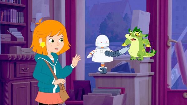 Bild 1 von 20: Im Bild: Lilli und Hektor mit einem kleinen Roboter im Buchladen.