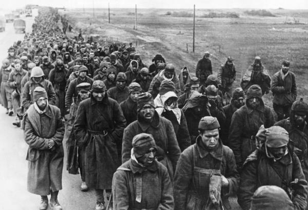 Bild 1 von 1: Sowjetische Kriegsgefangene an der Ostfront.