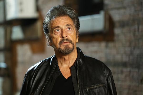 Bild 1 von 15: Weil er persönlich involviert zu sein scheint, kommt auch der pensionierte Polizist Ray Archer (Al Pacino) wieder zum Einsatz.