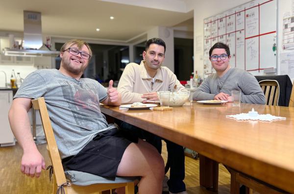 Bild 1 von 5: Tan Caglar mit Patrick Meier (links) und Florian Glaser (rechts).