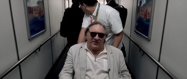 Bild 1 von 6: Auf seiner Nordkorea-Reise schockiert der französische Superstar durch verbal-sexuelle Übergriffe.