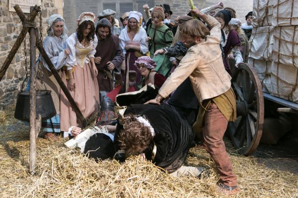 Bild 1 von 7: Die Bürger scheinen mit Shakespeares Ausruf nicht einverstanden zu sein.