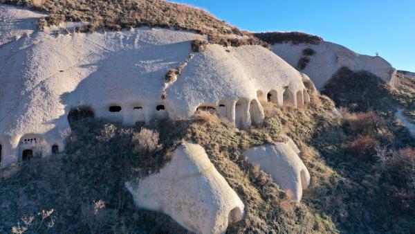 Bild 1 von 4: In frühchristlicher Zeit entstanden im Inneren dieser Berge ganze Städte.