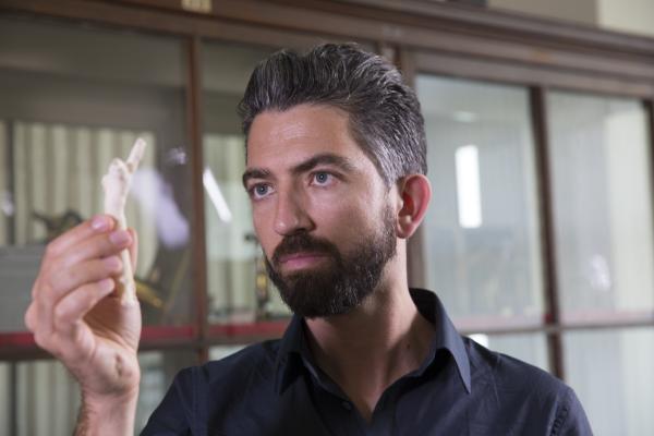 Bild 1 von 2: Dr. Tomaso Bontognali der ETH Zürich ist Teil des Teams, das die \