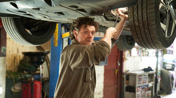 Bild 1 von 23: Patrick (Emmet Byrne), der Ex-Freund der Ermordeten, wird von Cathrin Blake und Sean Kelly befragt und macht sich verdächtig.