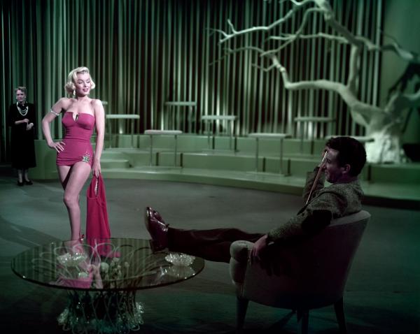 Bild 1 von 4: (v.l.n.r.) Pola Debevoise (Marilyn Monroe); Tom Brookman (Cameron Mitchell)