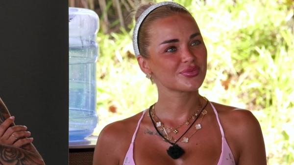 Bild 1 von 3: Emmy Russ zieht in die Sala ein