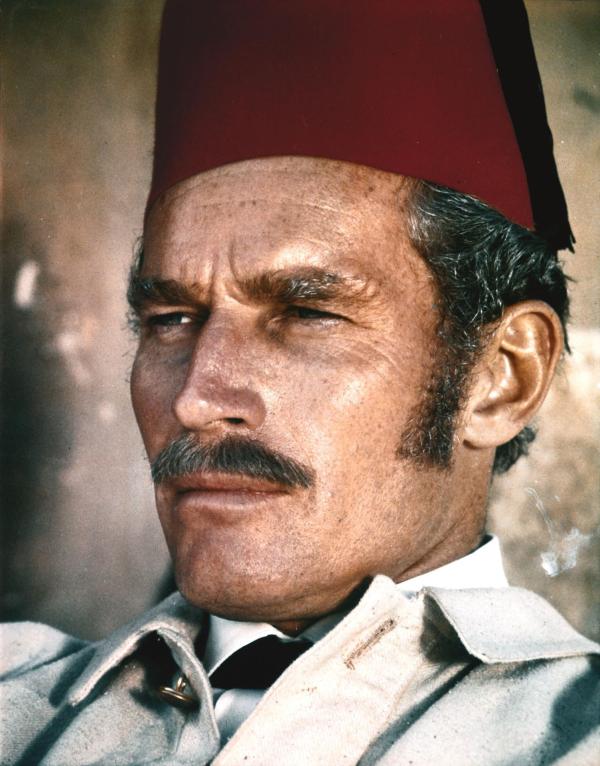 Bild 1 von 4: Charles George Gordon (Charlton Heston)