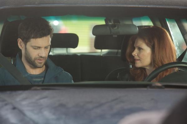 Bild 1 von 9: Ken (Justin Bartha, l.); Eve (Lolita Davidovitch, r.)
