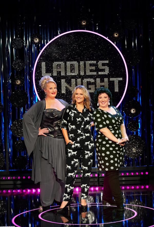 Bild 1 von 2: Die Gastgeberinnen v.l.n.r.: Daphne de Luxe, Lisa Feller, Meltem Kaptan
