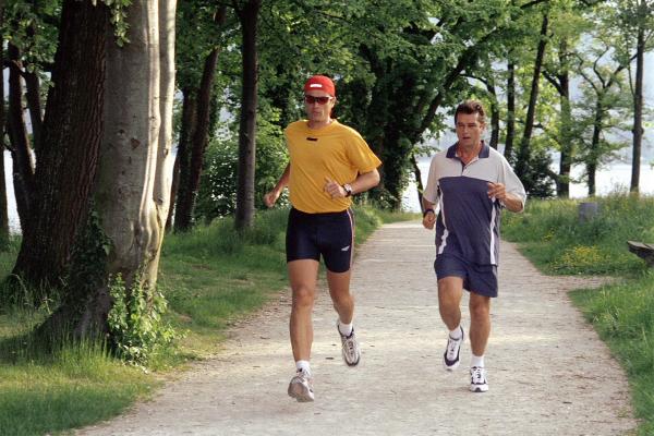 Bild 1 von 13: Im Bild (v.li.): Joachim Kretzer (Chris Schumann), Ralph Schicha (Jochen Schumann).