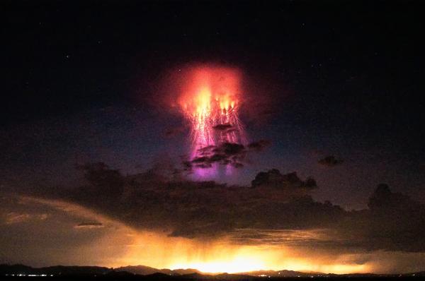 Bild 1 von 8: Ein TLE, ein \