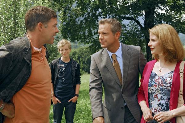 Bild 1 von 1: Martin (Sascha Hehn, li.) ahnt, dass der \
