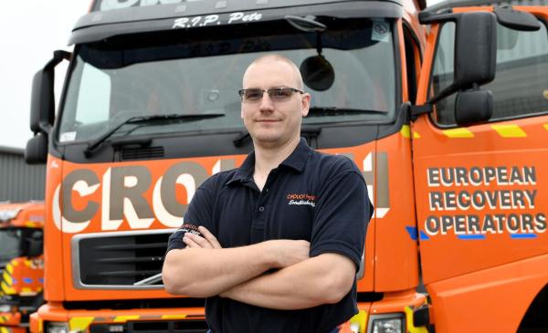 Bild 1 von 3: Jon Beacher