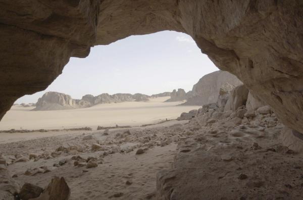Bild 1 von 6: Die Wüstenfelsen erhielten durch Erosion ihre unregelmäßige Form.