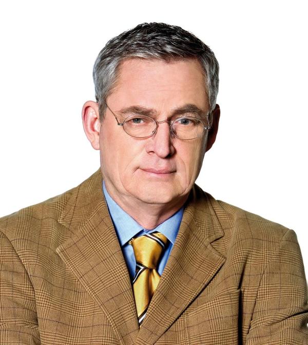 Bild 1 von 13: Friedrich Seidel (Wilhelm Manske) geht auch mal ungewohnte Wege ...