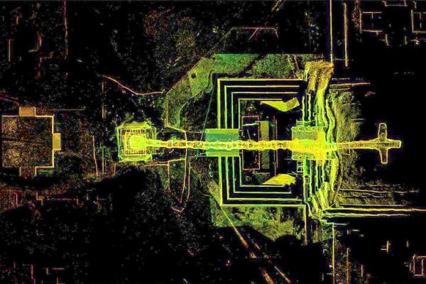 Bild 1 von 4: Der Tunnel führt direkt unter die \