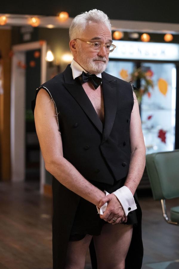 Bild 1 von 11: Arthur Cochran (Bradley Whitford)