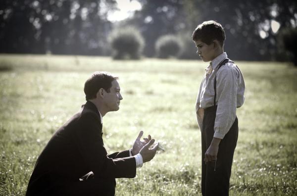 Bild 1 von 1: Mosche Franklin (Itay Tiran) versucht Jurek (Andrzej Tkacz) zu seinen jüdischen Wurzeln und der jüdischen Religion zurückzuholen. Weiteres Bildmaterial finden Sie unter www.br-foto.de.