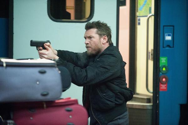 Bild 1 von 15: Stephen Lucas (Sam Worthington) wird von den Schergen seines ehemaligen Auftraggebers attackiert.