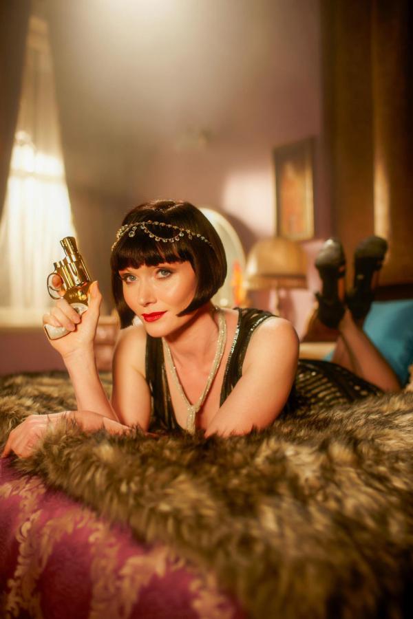 Bild 1 von 26: Im Bild: Essie Davis (Phryne Fisher).
